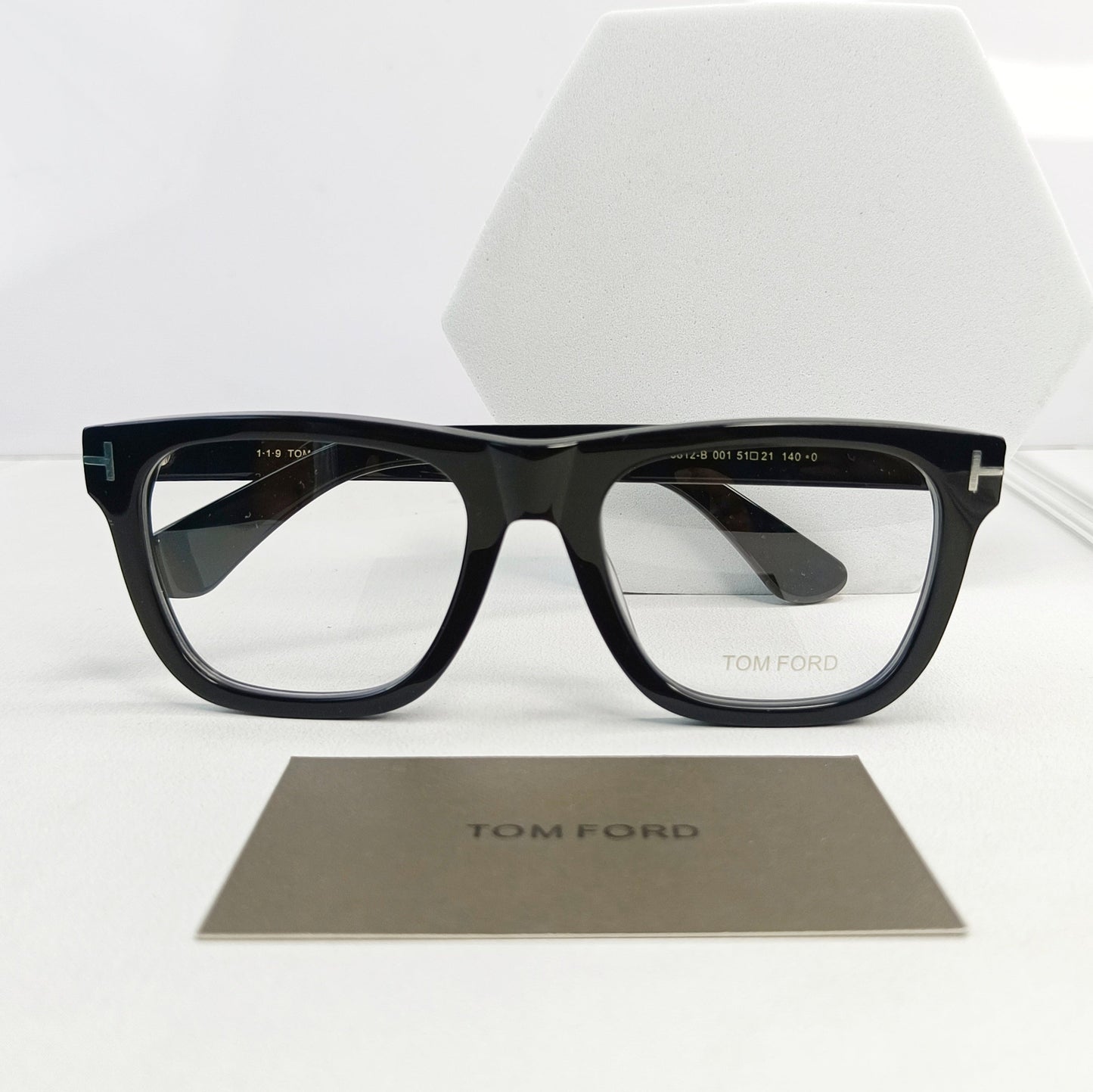 TOMFORD TF5812