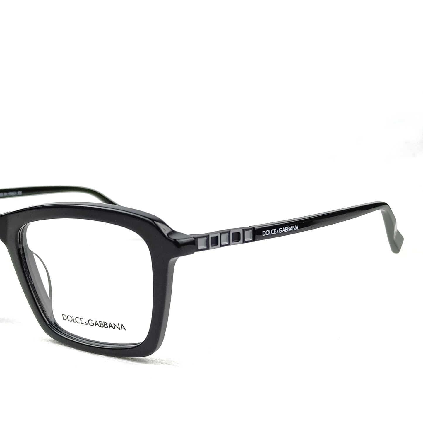 D&G EYEWEAR