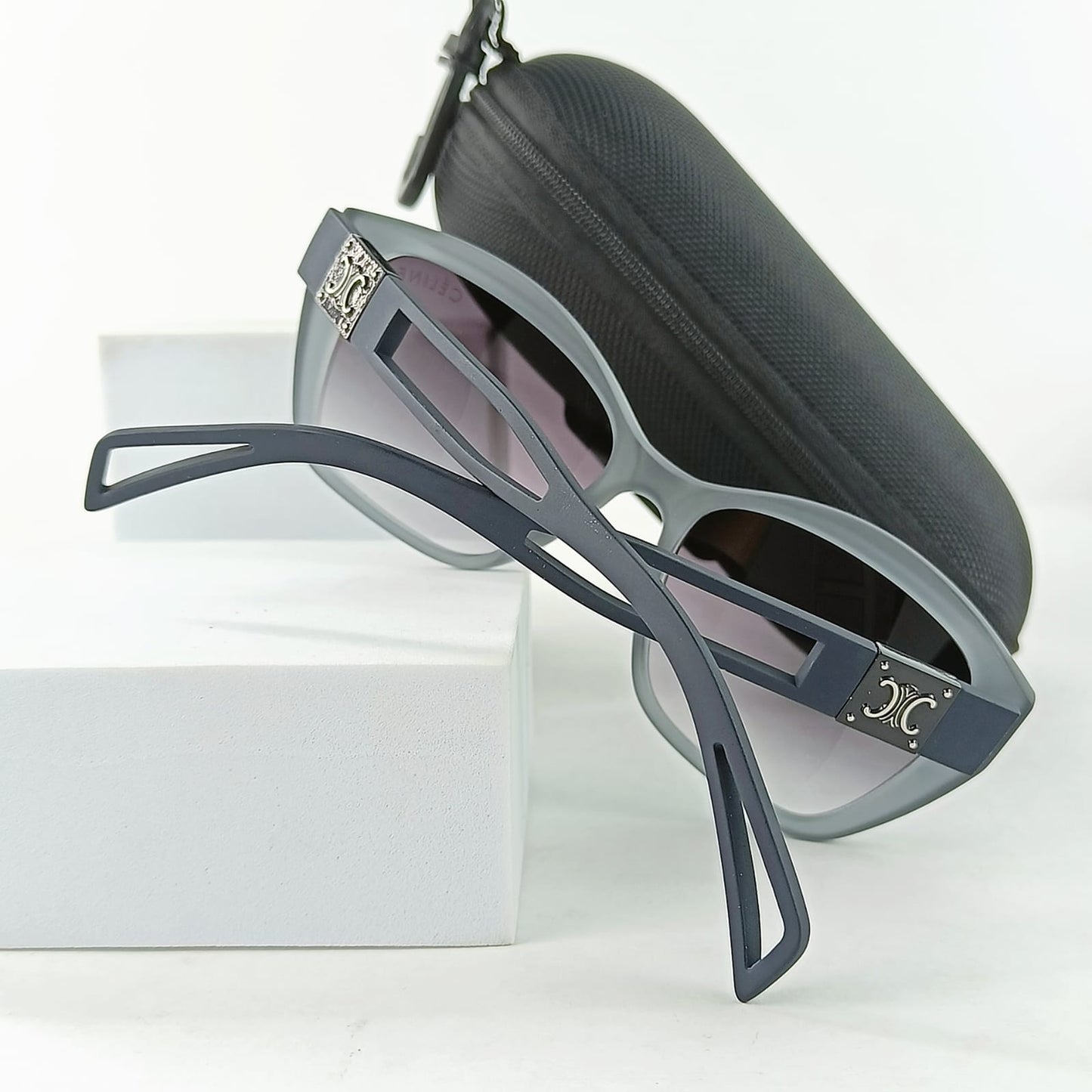 CHANEL SUNGLASS